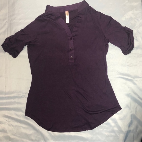 💜 Purple/Violet Button Up Blouse 💜 - Picture 2 of 4